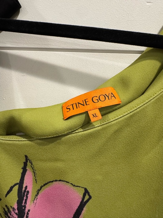 Stine Goya green One Sleeve Maxi Dress with Bow Strap - Picture 8 of 12